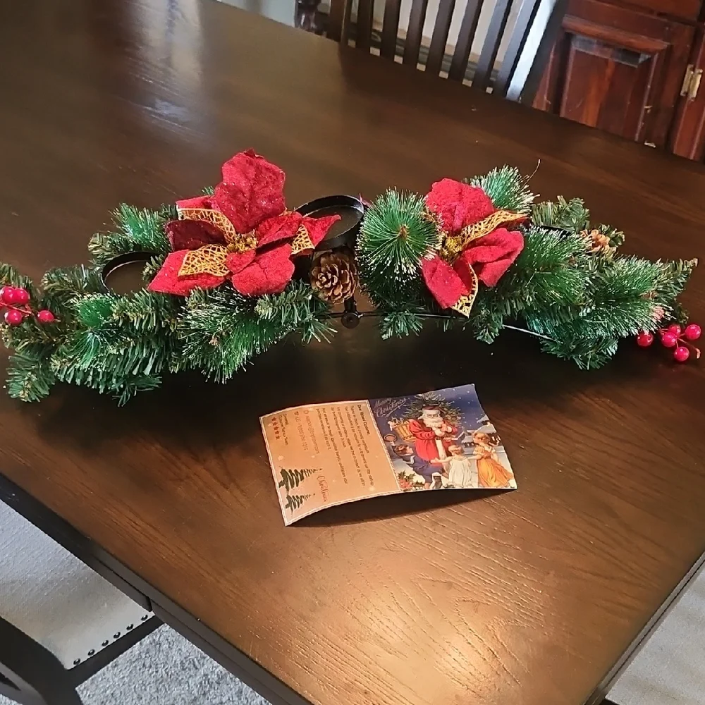 🎄Brightown Festive Holiday Centerpiece with Red Poinsettias